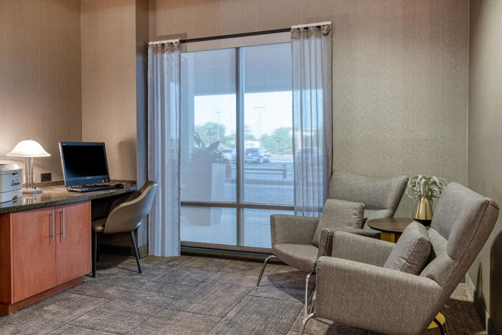 Springhill Suites Терре-Хот Екстер'єр фото